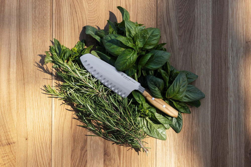 Amici Santoku Knife 17 cm – Olive Wood